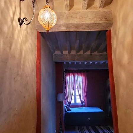 Au Puits De La Fontaine *