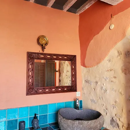 Guest house Au Puits De La Fontaine Tavernes
