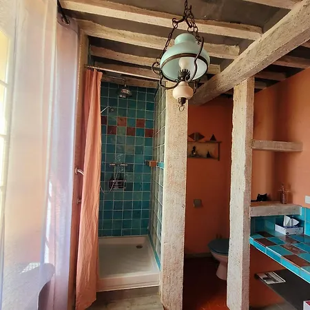 Au Puits De La Fontaine Guest house *