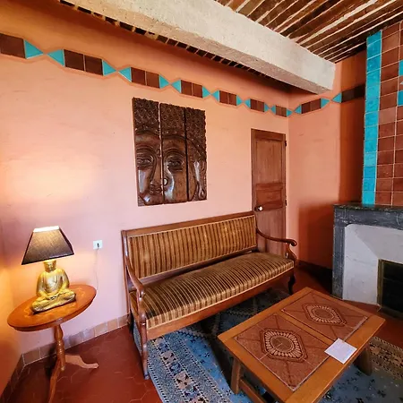 Au Puits De La Fontaine Guest house Tavernes