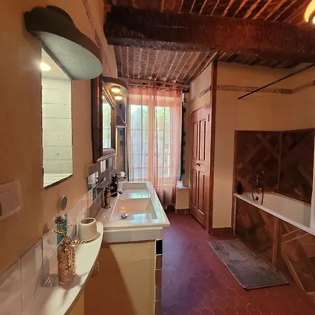 Au Puits De La Fontaine Guest house Tavernes