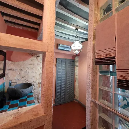 Au Puits De La Fontaine Guest house