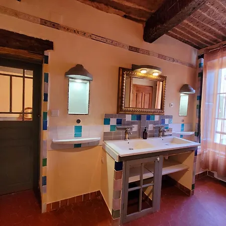 Guest house Au Puits De La Fontaine Tavernes